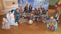 Personnages de crèche de la nativité en porcelaine - 13 pièces