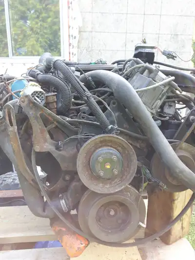 6.0Liter BIG BLOCK with rpm dampners. Complete from plug to flexplate!