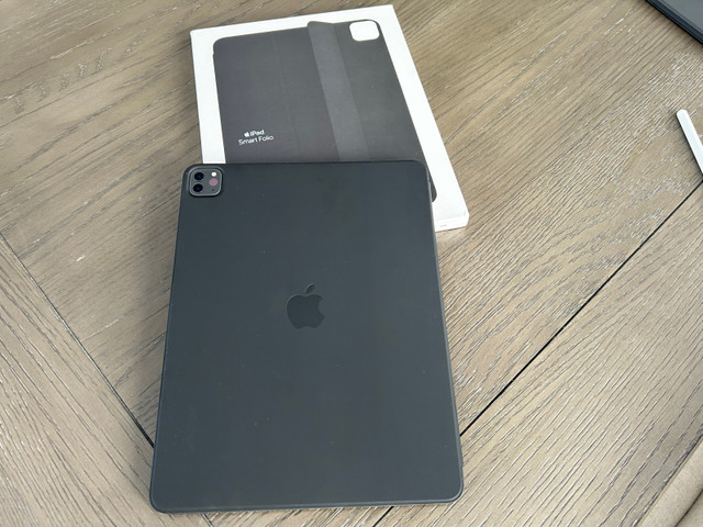 Smart Folio pour iPad Pro 12,9 po 6 iem Generation  dans Accessoires pour iPad et tablettes  à Shawinigan - Image 3