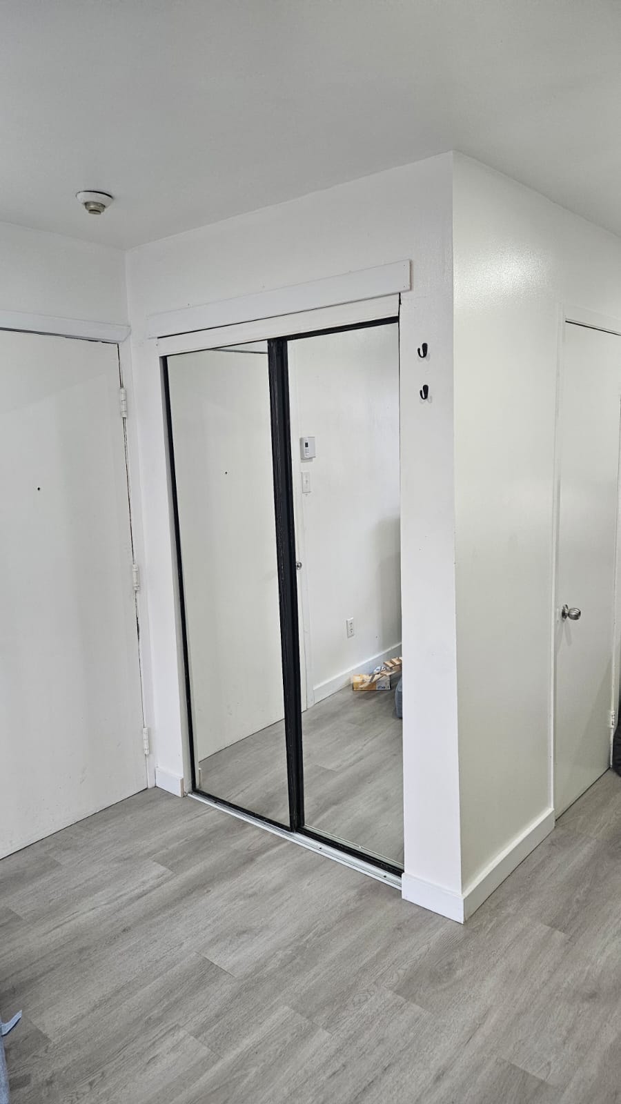 Studio for rent/ Studio à louer 5