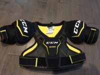 Boys’ CCM hockey chest/shoulder pads (Youth Small)