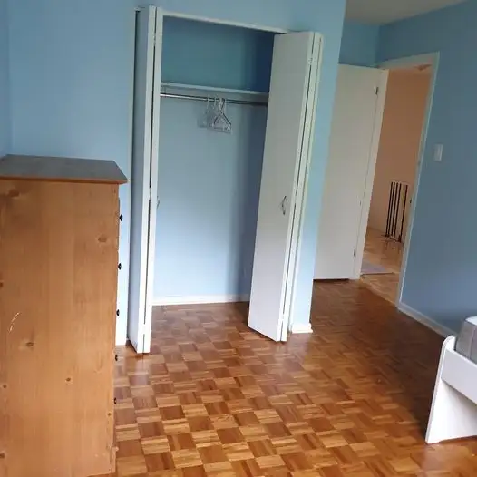 Private room for rent in 5 bed 2 bath house in Gloucester. in Room Rentals & Roommates in Ottawa - Image 8