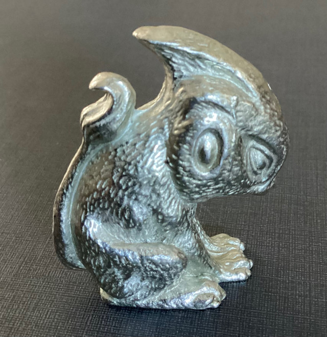 RARE Pewter Miniature "Squee" Figurine from "Myst 111: Exile" dans Art et objets de collection  à Ouest de l’Île