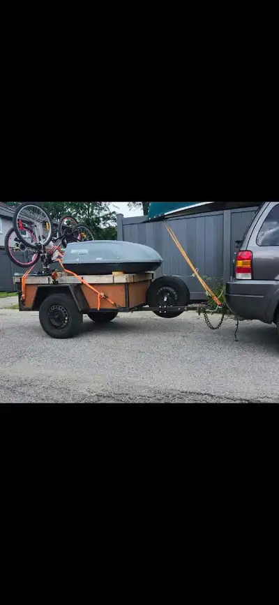 Hello I am selling my custom 4x6' cargo/utility trailer. Capable of holding over 850 pounds. New LED...