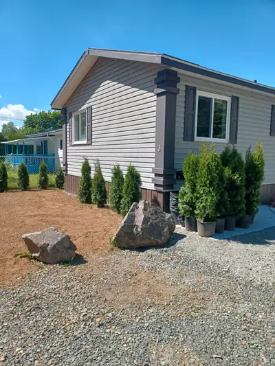 Two bedroom duplex available for rent in Thornhill August 1st. $1,900.00 per month. This does not in...