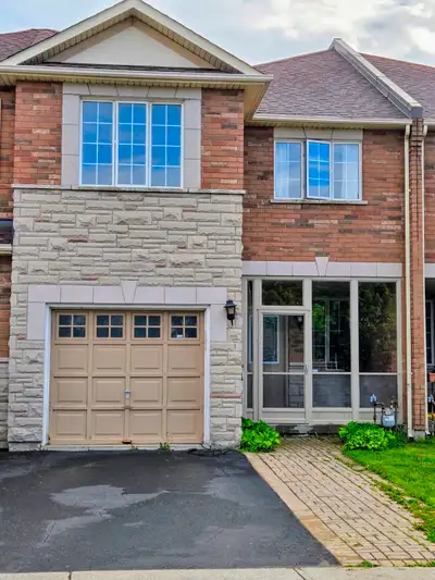 Beautiful Townhouse for Lease – Available August 1st!
