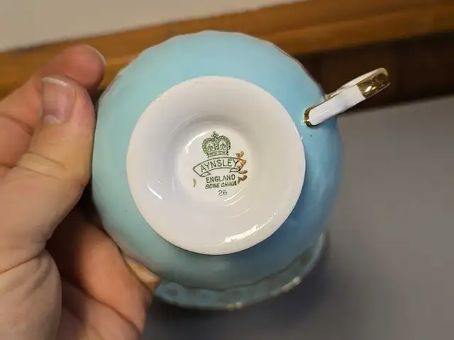 Vintage Aynsley 2312 Turquoise Aqua Blue & Gold Bone China Tea  in Arts & Collectibles in St. Catharines - Image 7