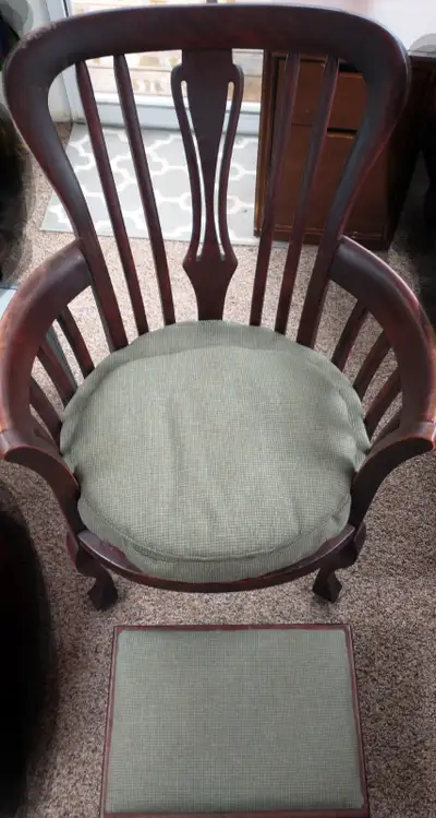 Matching items, Sage green covers, just need new cushion and finish sewing. Great project for someon...