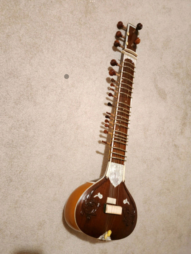 Sitar with Case in String in Mississauga / Peel Region