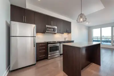 WEST QUEEN WEST - SPACIOUS ONE-BEDROOM CONDO FOR RENT