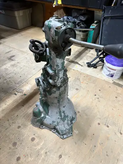Smooth case gearbox for an early Midget or Sprite. Untested, but appears to be in usable condition.
