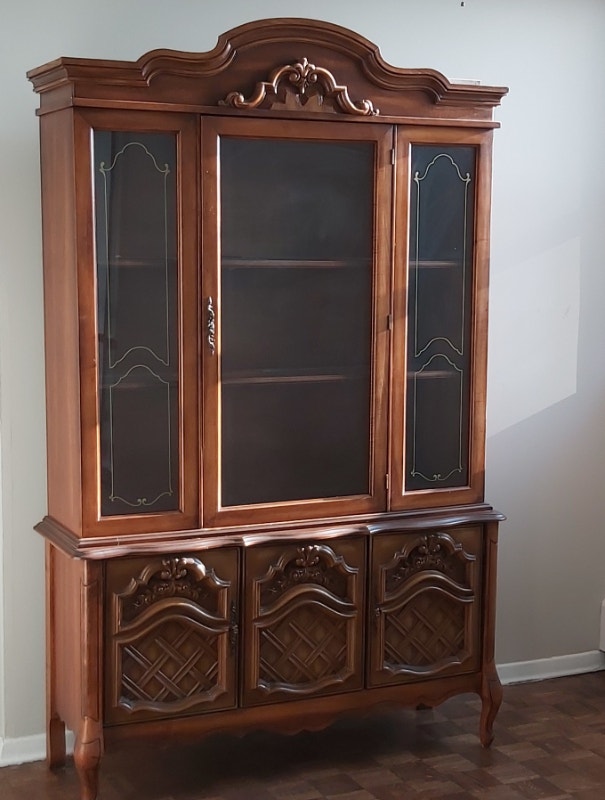 Buffet And Hutch Set (1970s vintage oak wood) Hutches & Display