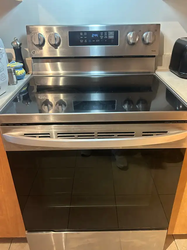 Livraison de laveuse-sécheuse Frigidaire et cuisinière aujourd'h in Stoves, Ovens & Ranges in City of Montréal - Image 6