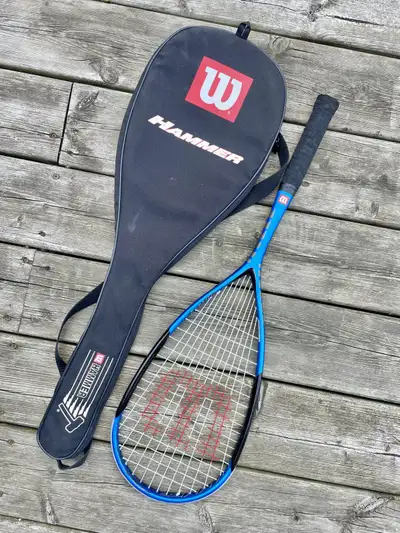 Get ready to dominate the court with this WILSON Hammer 145 squash racket! This racket is in good co...