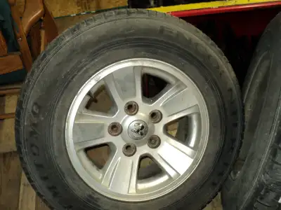 tires and rims in good condition