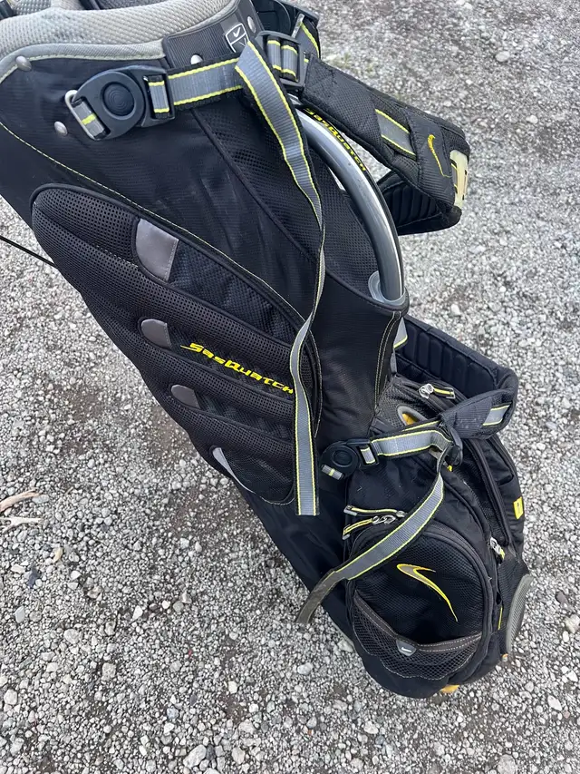 Nike Golf Clubs and Bag in Golf in Norfolk County - Image 11