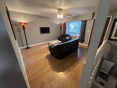 Furnished Room in Quiet House – Immediate Move-In Second floor, bright, fully furnished private room...