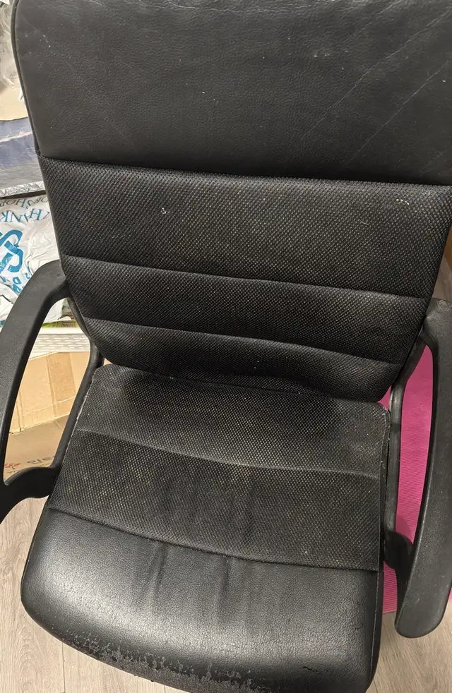 Buy Computer Desk and Work Chair Recliner and get free carpet in Desks in City of Toronto - Image 3
