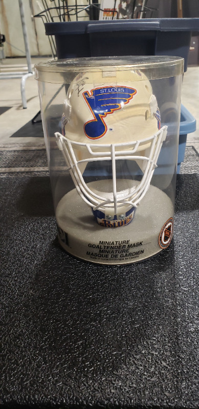 Autographed Grant Fuhr Miniature Mask. in Arts & Collectibles in St. Albert - Image 4