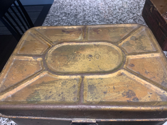 Antique Wrico Bread/Cake Box in Arts & Collectibles in Dartmouth - Image 2