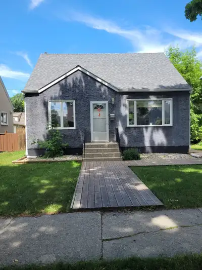 Beautiful 4 bedroom house in River Heights