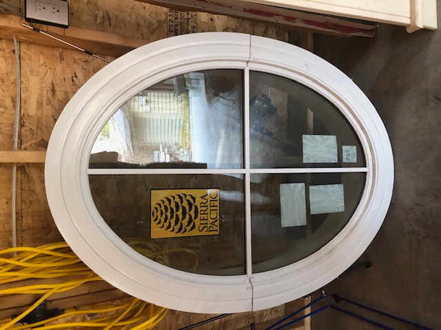 Oval Window in Windows, Doors & Trim in Sault Ste. Marie - Image 2