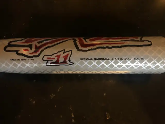 Easton Baseball Bat in Baseball & Softball in Oshawa / Durham Region - Image 5