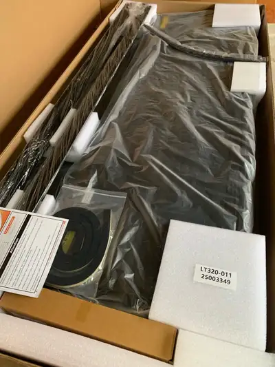 Brand New in Box high quality aircraft Aluminum Tr Fold Hard Tonneau cover Flush mount. Matte finish...