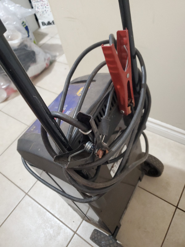 Napa car battery charger in Power Tools in Bedford - Image 4