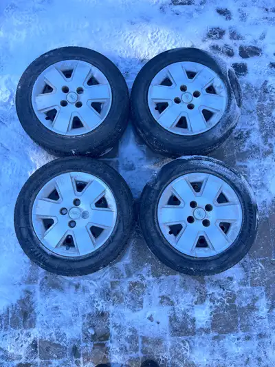 Summer tires in great condition with good tread for optimal performance and safety. Already mounted...