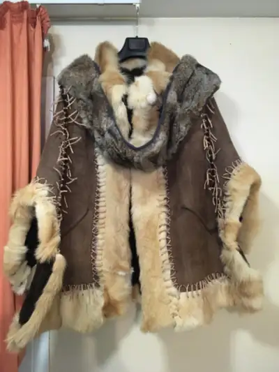 Poncho cape : Fur & Leather, View more