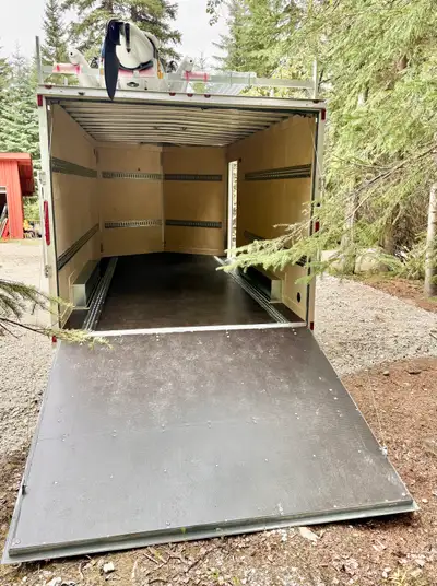2025 Gator Elite Series 8.5 x 16 Made in Canada Less then 700 kms, used to move household items. Car...