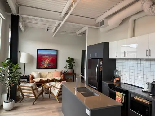 Beautiful top-floor penthouse suite in one of Calgary's most sought-after neighbourhoods. THE SUITE...