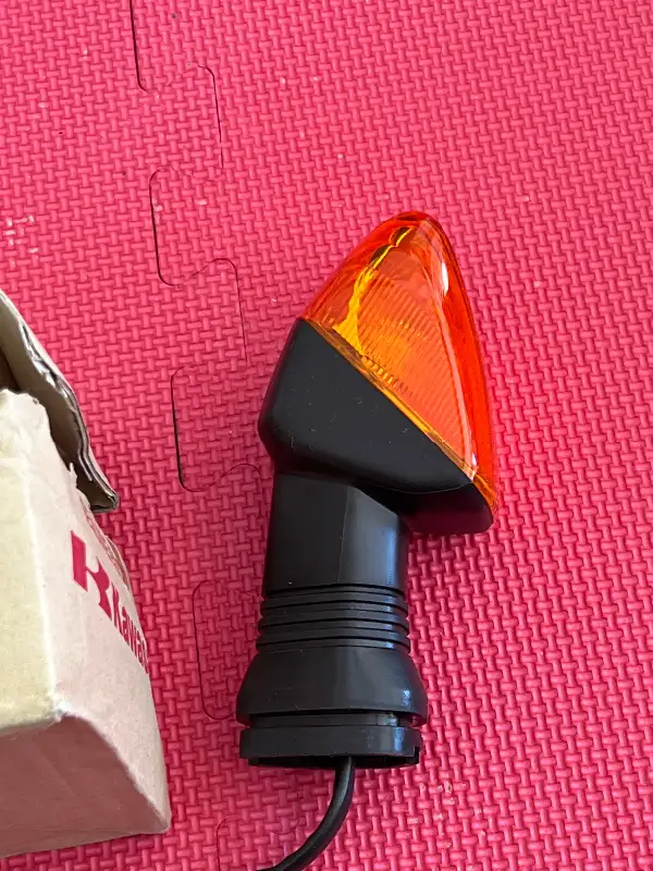 Kawasaki Ninja zx6r 600 Turn Signal Lamp assembly oem 23037-0058 in Other in Barrie - Image 11
