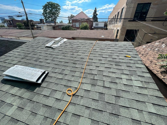 We do all type roofing.flat roof .metal and shingles  in Roofing in St. Catharines