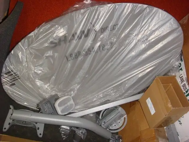 New Shaw Direct Triple Quad xKu dish 60 cm STARCHOICE Satellite in General Electronics in Owen Sound - Image 2