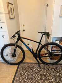 *Brand new*  2012 Specialized Stumpjumper  Carbon SOLD