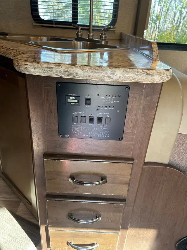 2017 Four Winds Class C 26 ft Motorhome in RVs & Motorhomes in Red Deer - Image 9