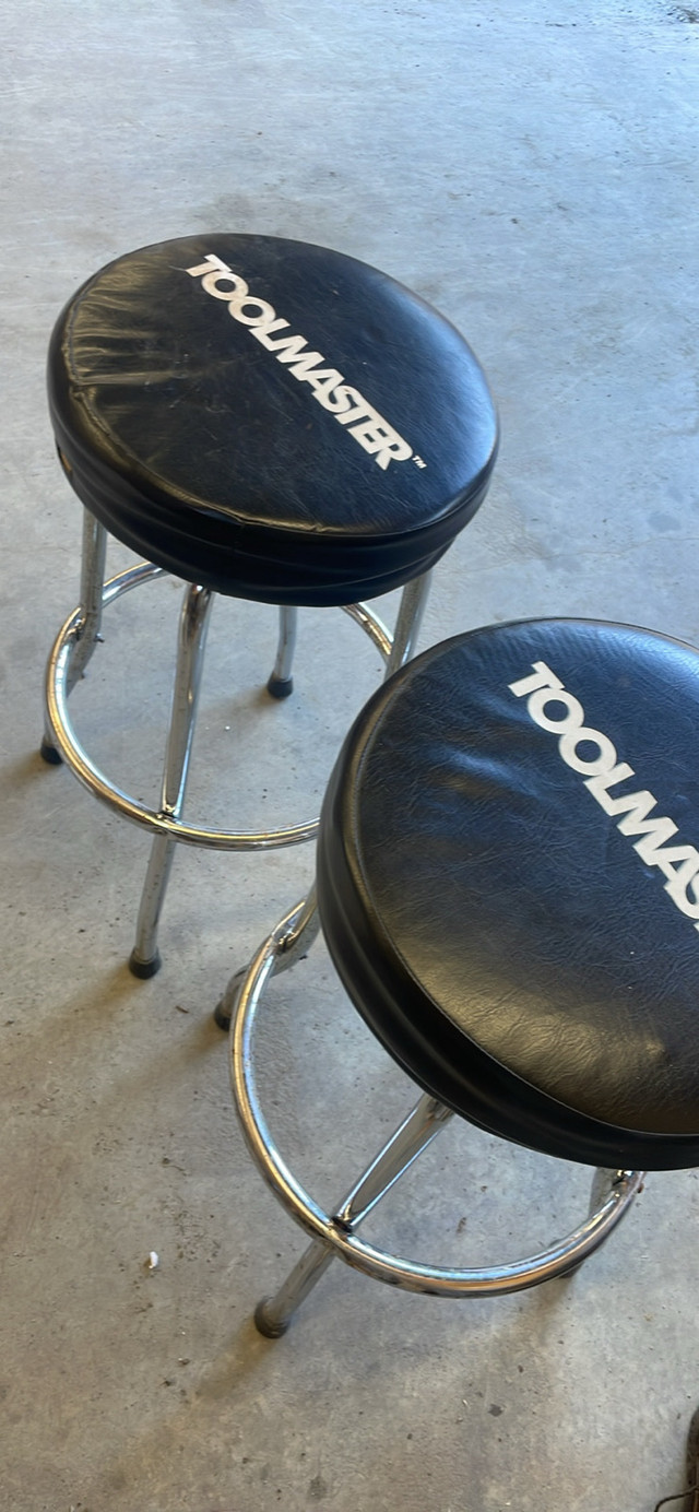 Tabouret de bar garage  dans Chaises, Fauteuils inclinables  à Lac-Saint-Jean