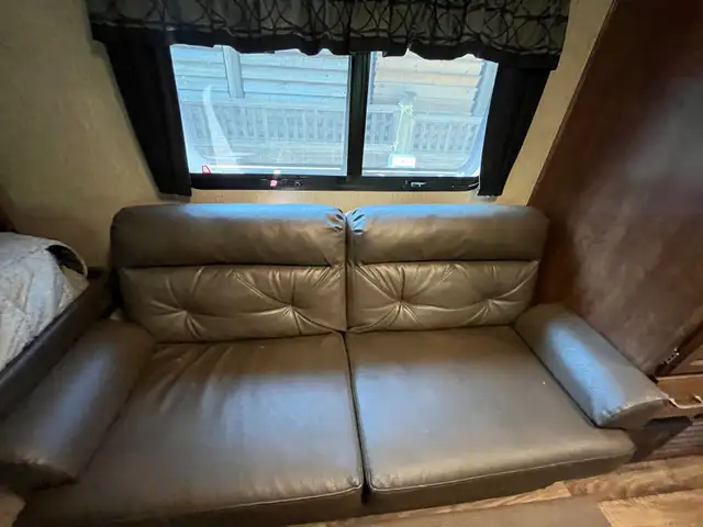 2018 Keystone Ultra Light Outback 240URS in RVs & Motorhomes in Mission - Image 11