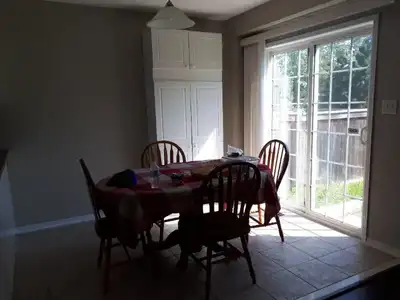 ROOM FOR RENT- NORTH OSHAWA, WALKING DISTANCE TO DURHAM COLLEGE