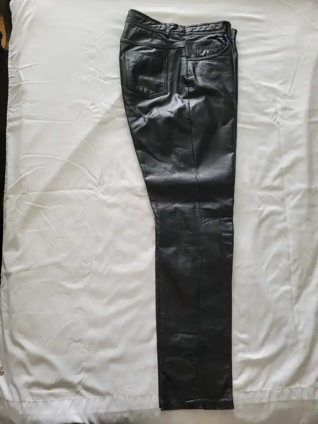 ladies Motorcycle chaps & pants in Women's - Other in Cape Breton - Image 4