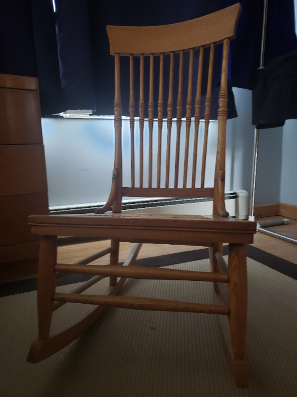 Antique Rocking Chair (Refinished) in Chairs & Recliners in Annapolis Valley - Image 3