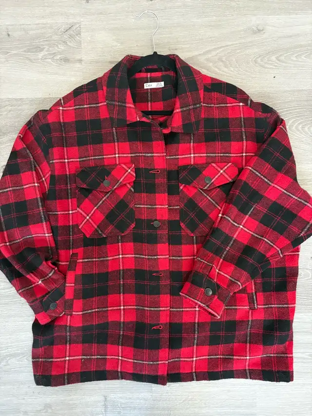 Women’s XL Shacket in Women's - Tops & Outerwear in Winnipeg - Image 2