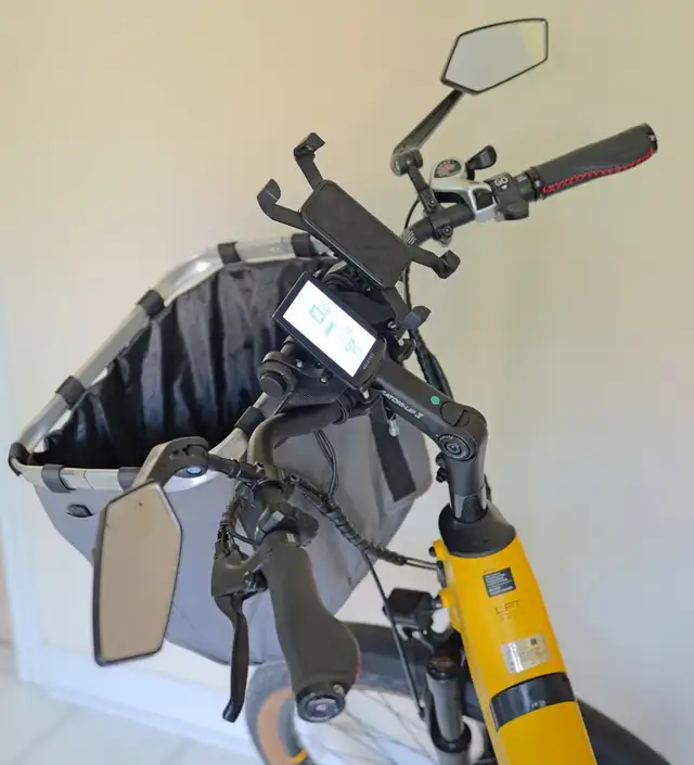 Velotric Discover 1 E-Bike (Mango) (Like NEW) w/2nd NEW Battery in eBike in Markham / York Region - Image 9