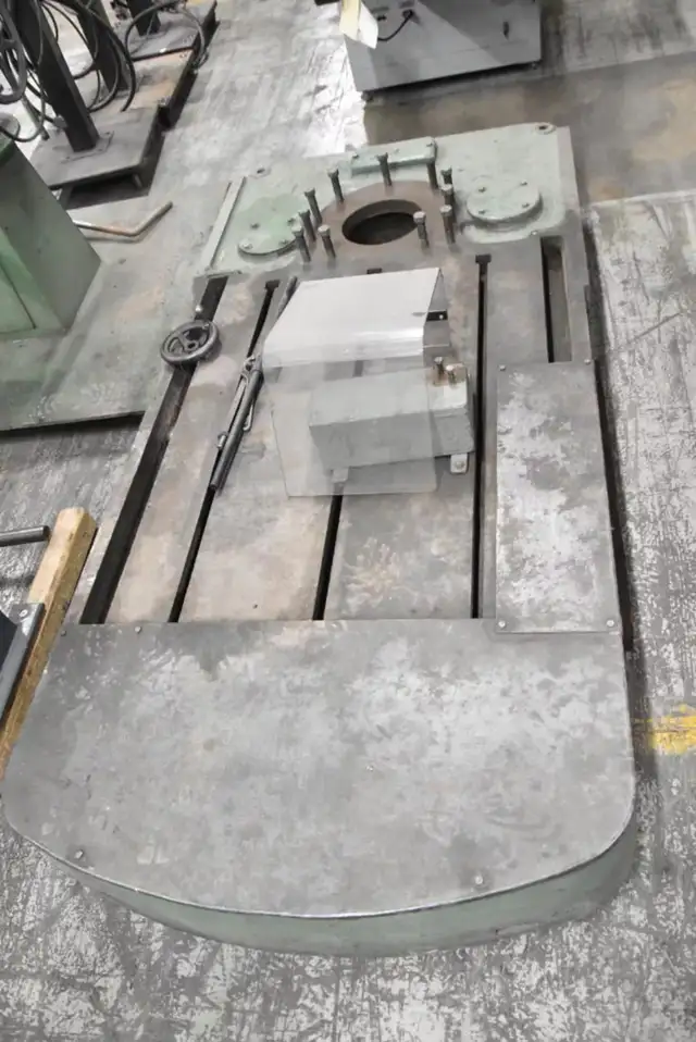 Perceuse radiale Canedy Otto radial arm drill in Other in Drummondville - Image 9