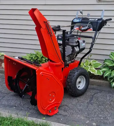 souffleuse Ariens 28pouce  IMPECCABLE , View more