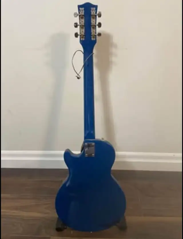 Les Paul Magnum Guitar  in Guitars in London - Image 3