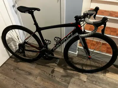 Devinci Leo 105 avec roues en carbon, View more