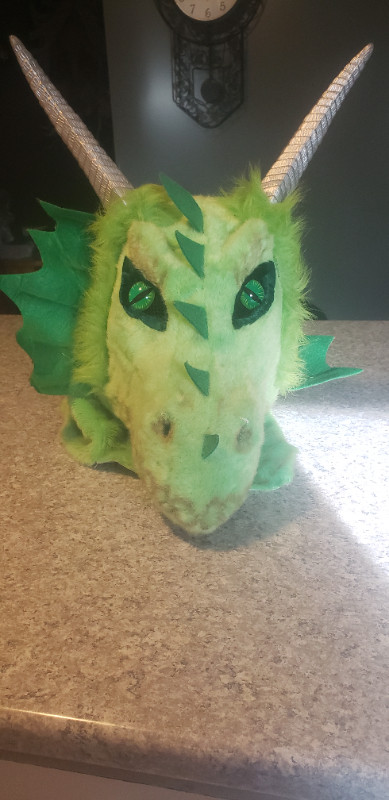 Green dragon moveable mouth halloween mask in Toys & Games in Prince George - Image 2